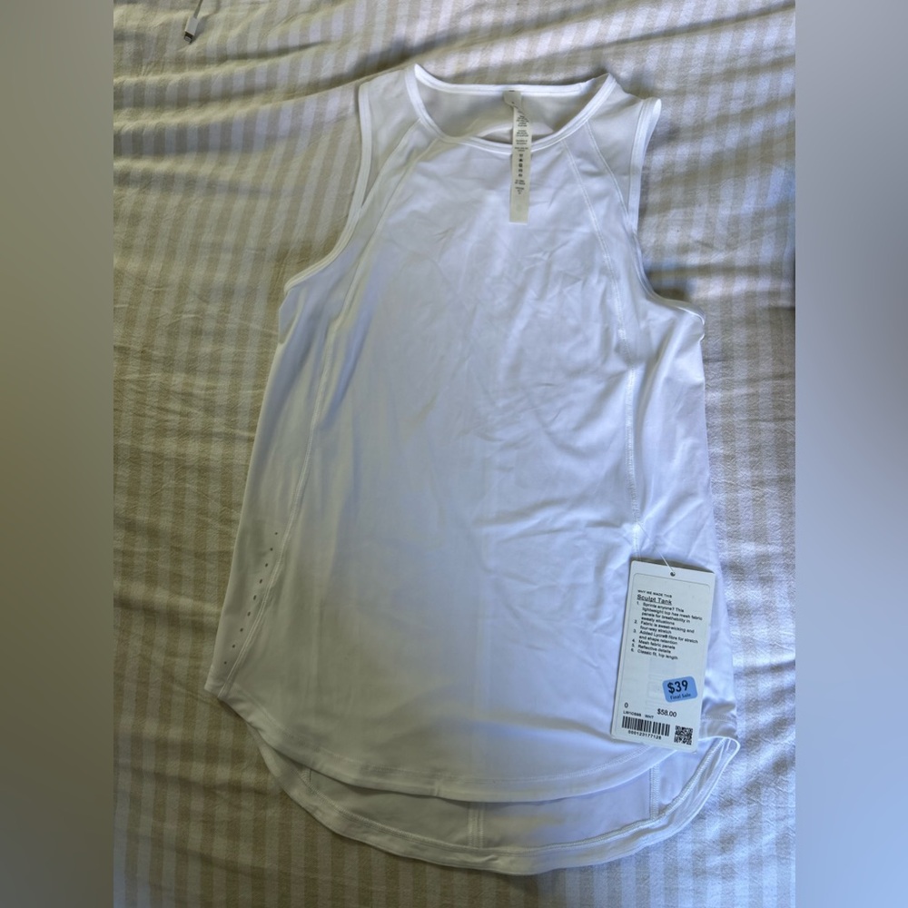 NWT Lululemon sculpt tank